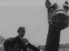Caballo creado por Dalí para la fiesta Foire du Trône de París