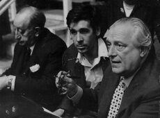Paco con Alberti y Miguel Ángel Asturias en la Feria del libro de París en 1967