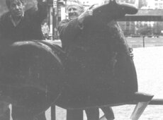 Eleafar, el caballo que Paco regala a Rafael para su 90 cumpleaños y que realiza José Mª Gorrís