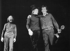Paco, Philippe Petit y François Rabbath al final del espectáculo.